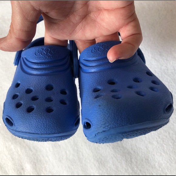Crocs Boys Blue shoes, sandals size 6/7 - Picture 3 of 6